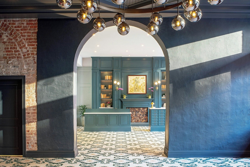 The Eliza Jane, Autograph Collection — Hotel building in New Orleans, Louisiana