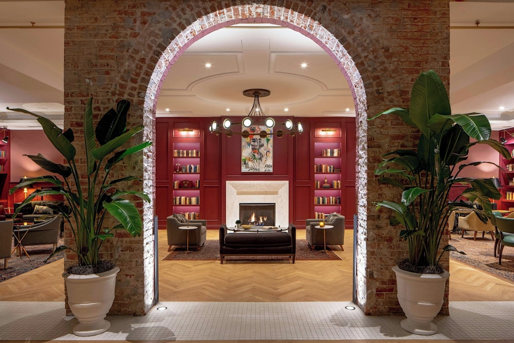The Eliza Jane, Autograph Collection — Hotel building in New Orleans, Louisiana
