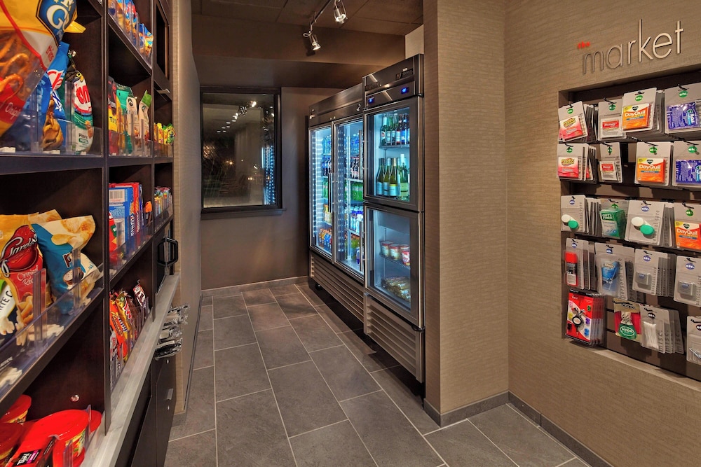 Courtyard by Marriott Philadelphia City Avenue — Restaurant & bars in Philadelphia, Pennsylvania