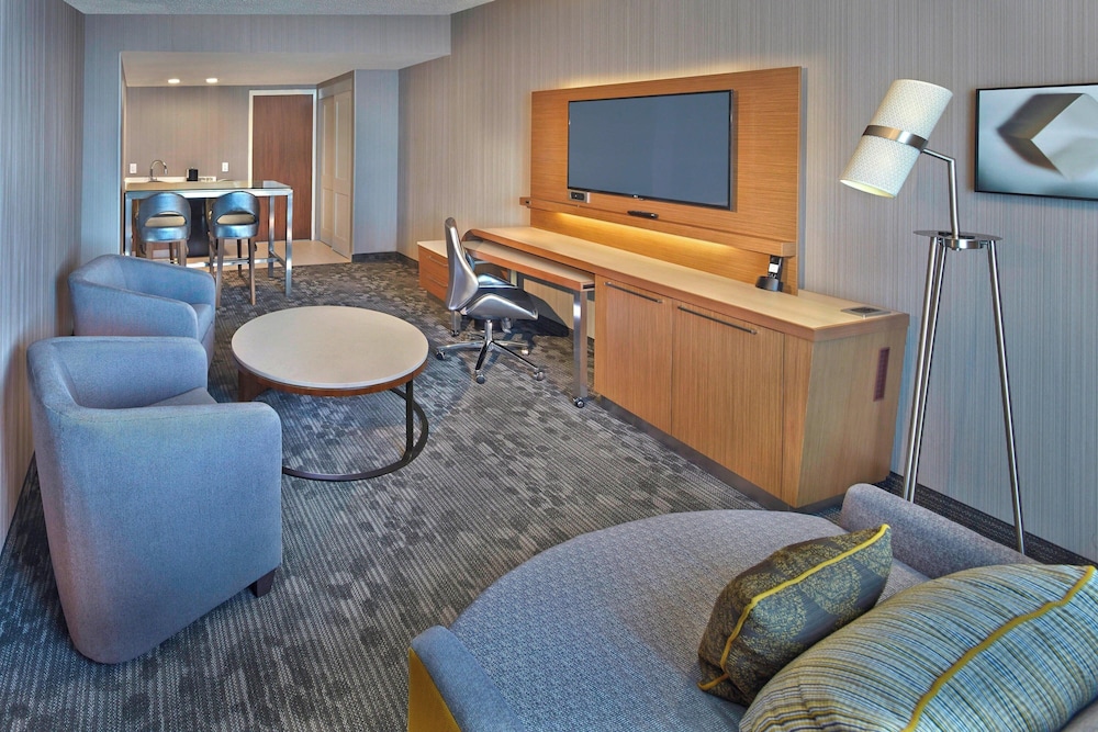 Courtyard by Marriott Philadelphia City Avenue — Hotel rooms in Philadelphia, Pennsylvania