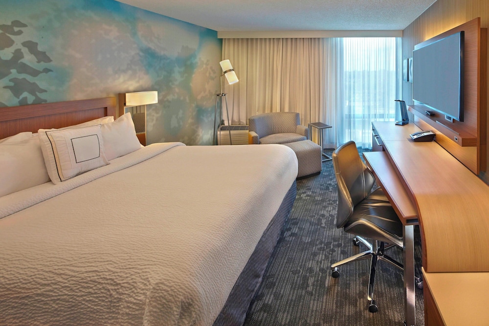 Courtyard by Marriott Philadelphia City Avenue — Hotel rooms in Philadelphia, Pennsylvania
