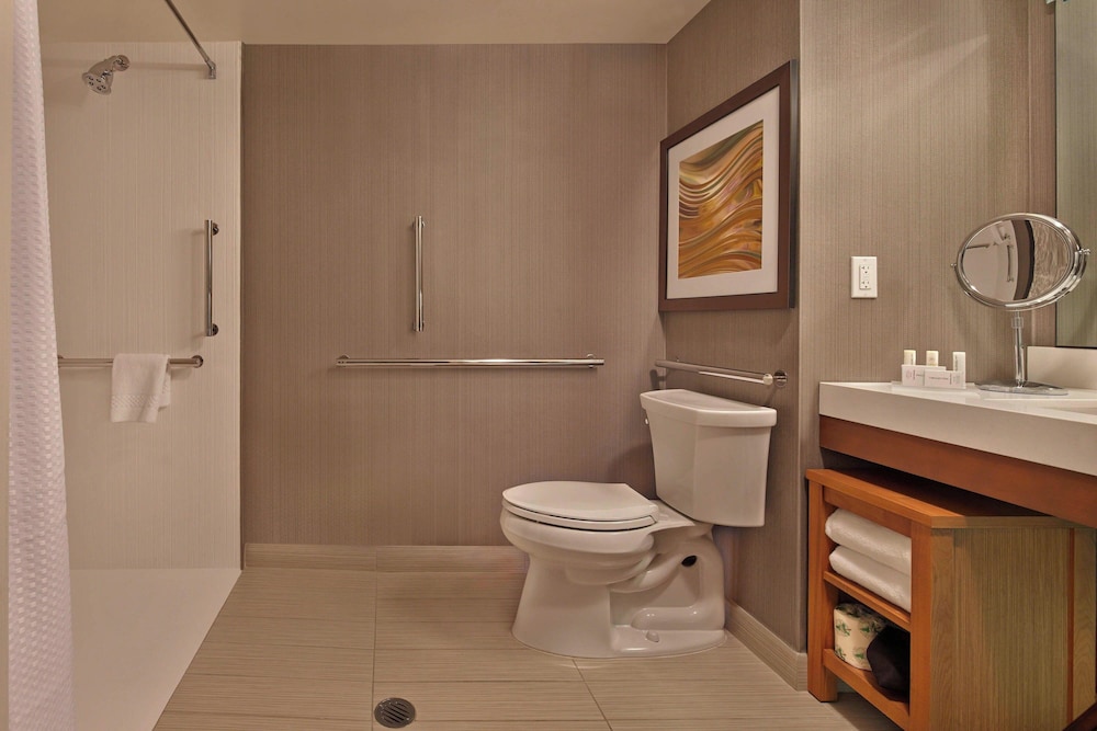 Courtyard by Marriott Philadelphia City Avenue — Hotel rooms in Philadelphia, Pennsylvania