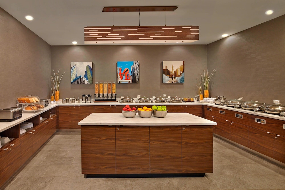 Courtyard by Marriott Philadelphia City Avenue — Restaurant & bars in Philadelphia, Pennsylvania