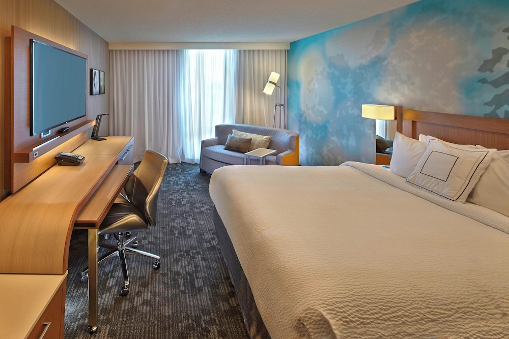 Courtyard by Marriott Philadelphia City Avenue — Hotel rooms in Philadelphia, Pennsylvania