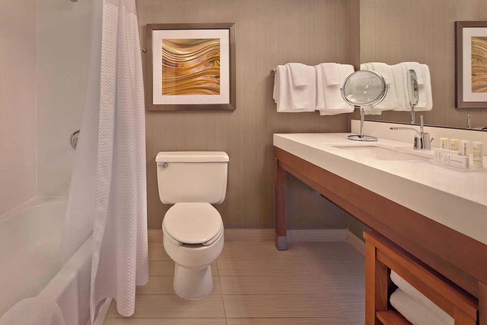 Courtyard by Marriott Philadelphia City Avenue — Hotel rooms in Philadelphia, Pennsylvania