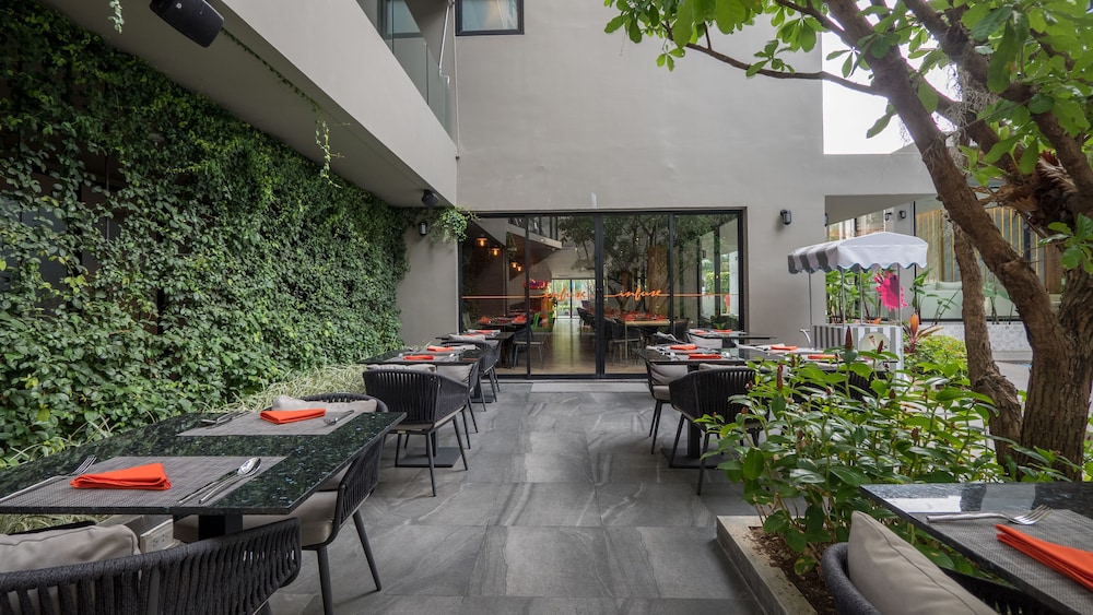 Diamond Resort Phuket Official Account — Restaurant & bars in Bang Tao Beach, Phuket Province