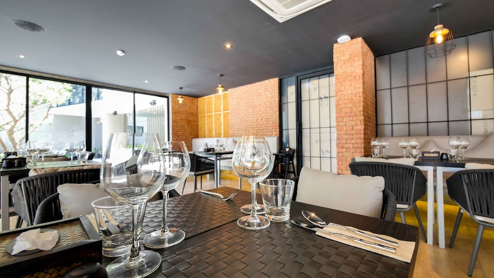 Diamond Resort Phuket Official Account — Restaurant & bars in Bang Tao Beach, Phuket Province
