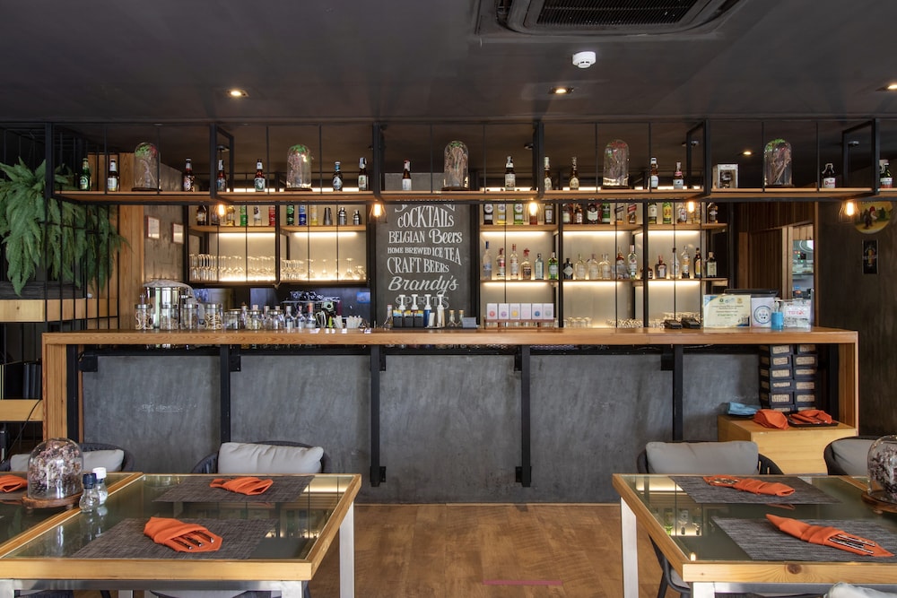Diamond Resort Phuket Official Account — Restaurant & bars in Bang Tao Beach, Phuket Province