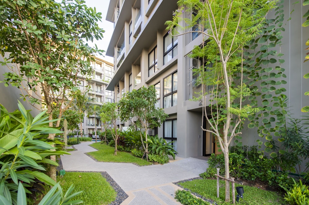 Diamond Resort Phuket Official Account — Hotel building in Bang Tao Beach, Phuket Province