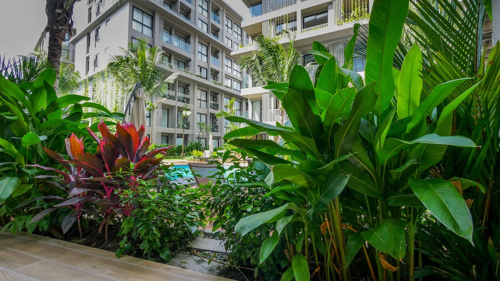 Diamond Resort Phuket Official Account — Hotel building in Bang Tao Beach, Phuket Province