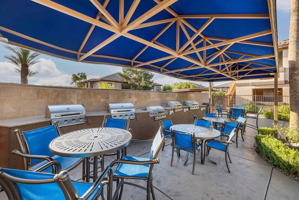 Hilton Vacation Club Desert Retreat Las Vegas — Restaurant & bars in Las Vegas, Nevada
