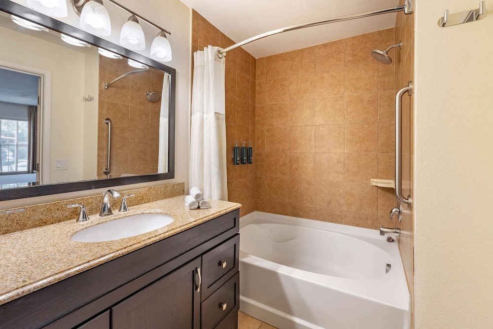 Hilton Vacation Club Desert Retreat Las Vegas — Hotel rooms in Las Vegas, Nevada