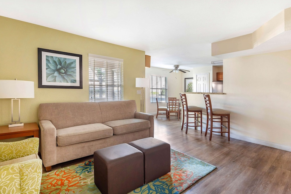 Hilton Vacation Club Desert Retreat Las Vegas — Hotel rooms in Las Vegas, Nevada