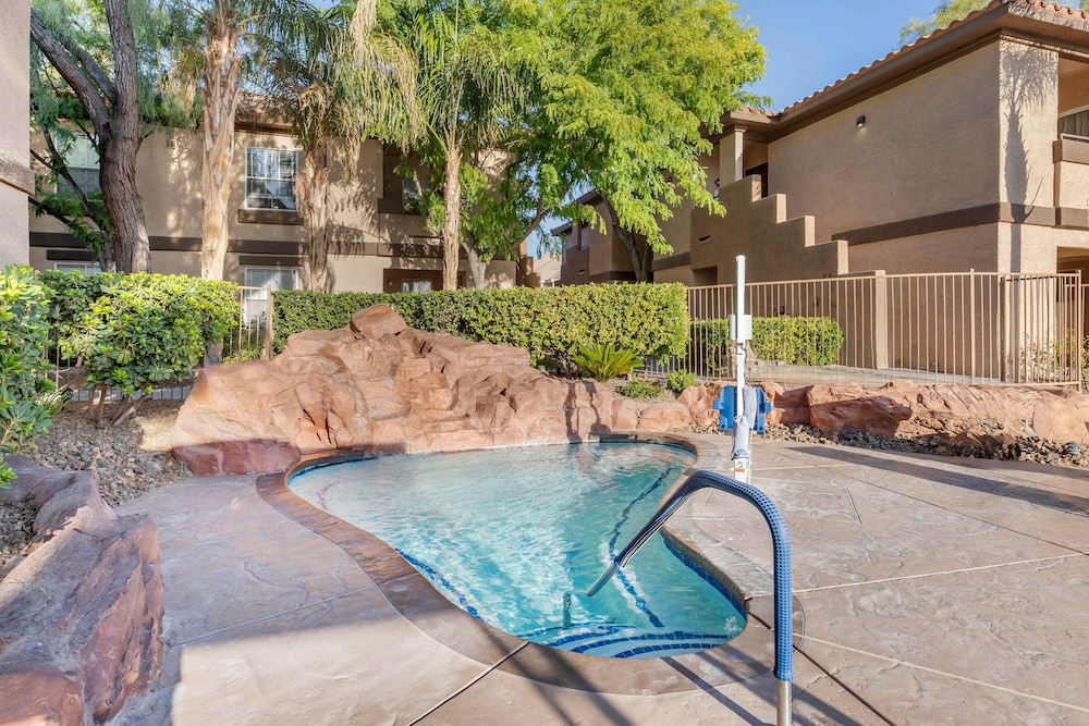 Hilton Vacation Club Desert Retreat Las Vegas — Swimming pool in Las Vegas, Nevada