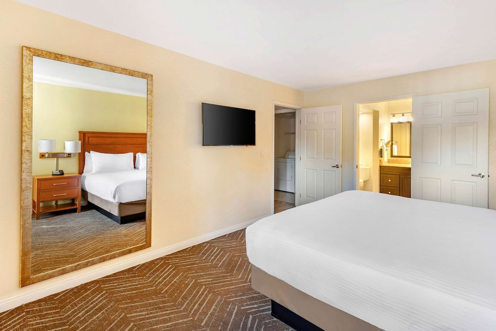 Hilton Vacation Club Desert Retreat Las Vegas — Hotel rooms in Las Vegas, Nevada