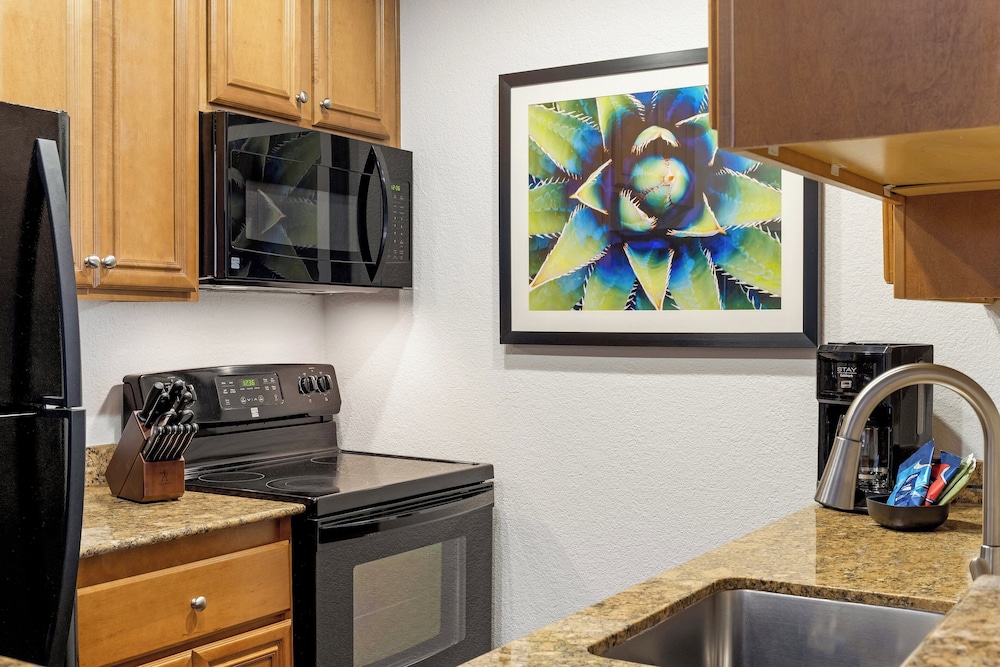 Desert Rose Resort - No Resort Fee — Hotel rooms in Las Vegas, Nevada