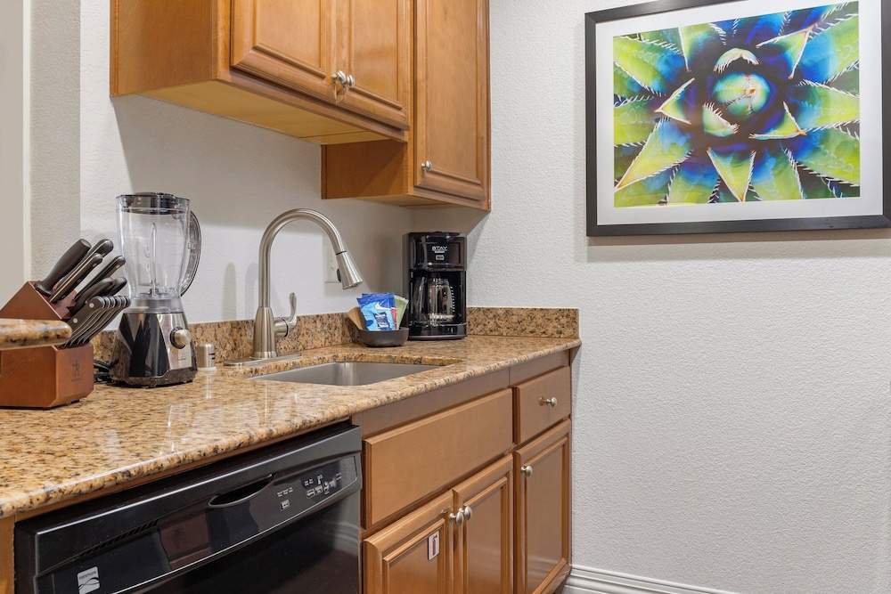 Desert Rose Resort - No Resort Fee — Hotel rooms in Las Vegas, Nevada