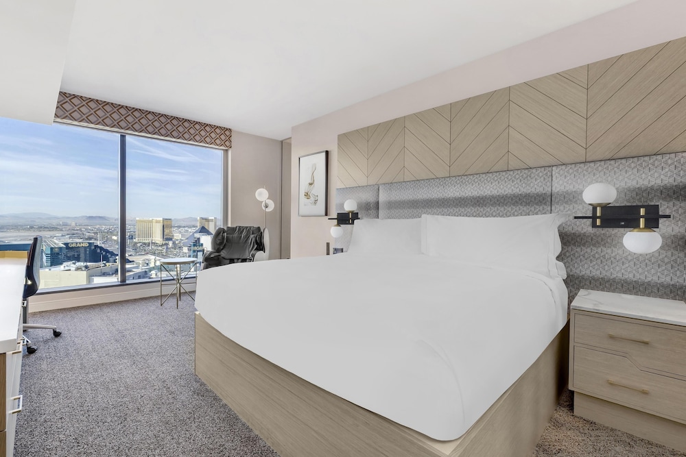 Hilton Grand Vacations Club Elara Center Strip Las Vegas — Hotel rooms in Las Vegas, Nevada