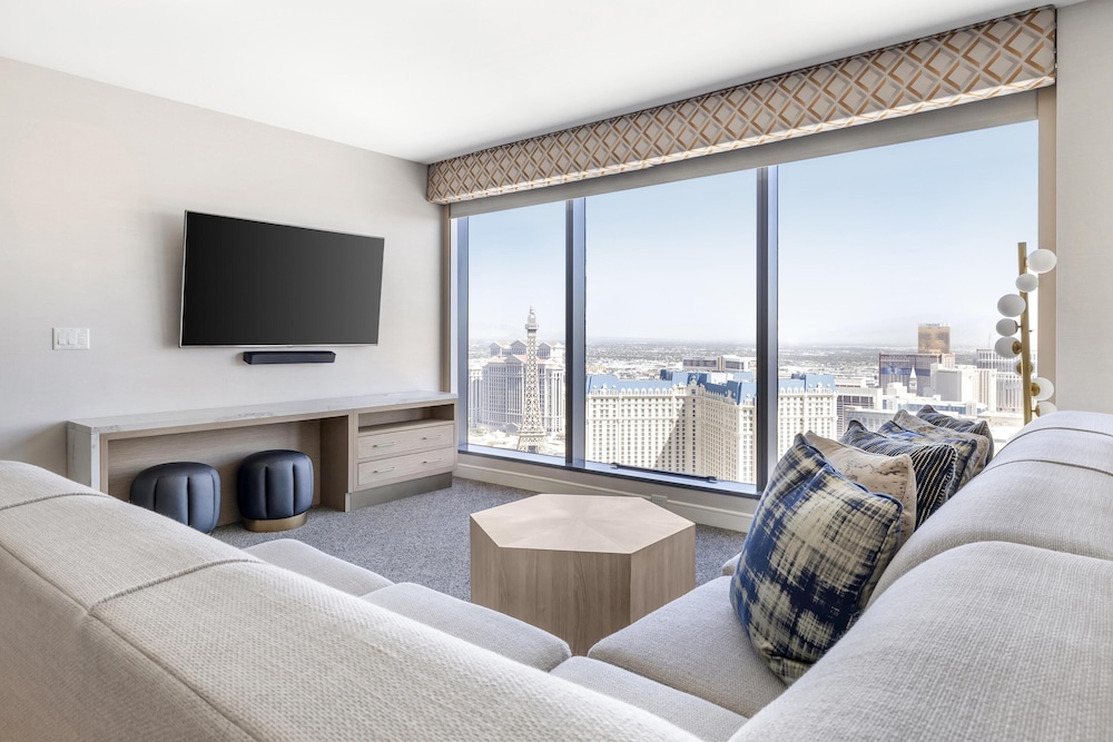 Hilton Grand Vacations Club Elara Center Strip Las Vegas — Hotel rooms in Las Vegas, Nevada