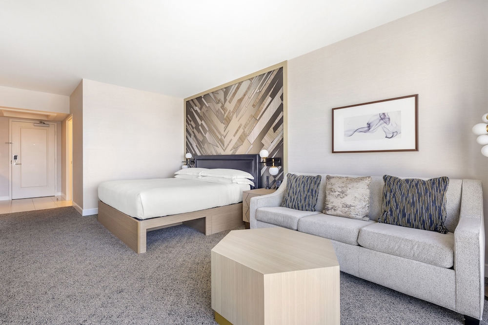 Hilton Grand Vacations Club Elara Center Strip Las Vegas — Hotel rooms in Las Vegas, Nevada