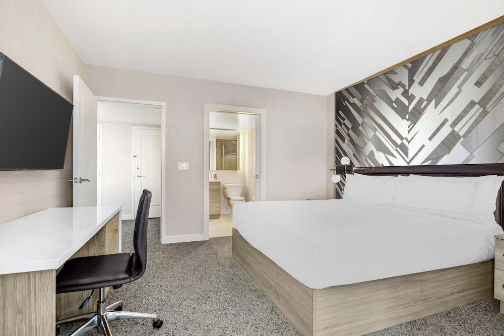 Hilton Grand Vacations Club Elara Center Strip Las Vegas — Hotel rooms in Las Vegas, Nevada