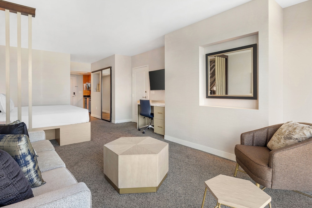 Hilton Grand Vacations Club Elara Center Strip Las Vegas — Hotel rooms in Las Vegas, Nevada