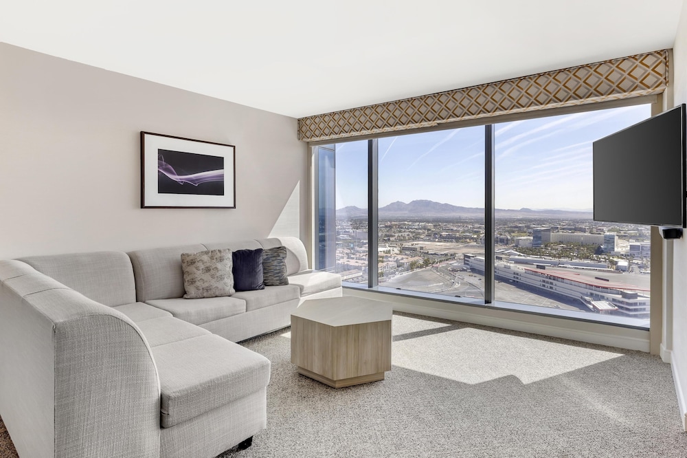 Hilton Grand Vacations Club Elara Center Strip Las Vegas — Hotel rooms in Las Vegas, Nevada