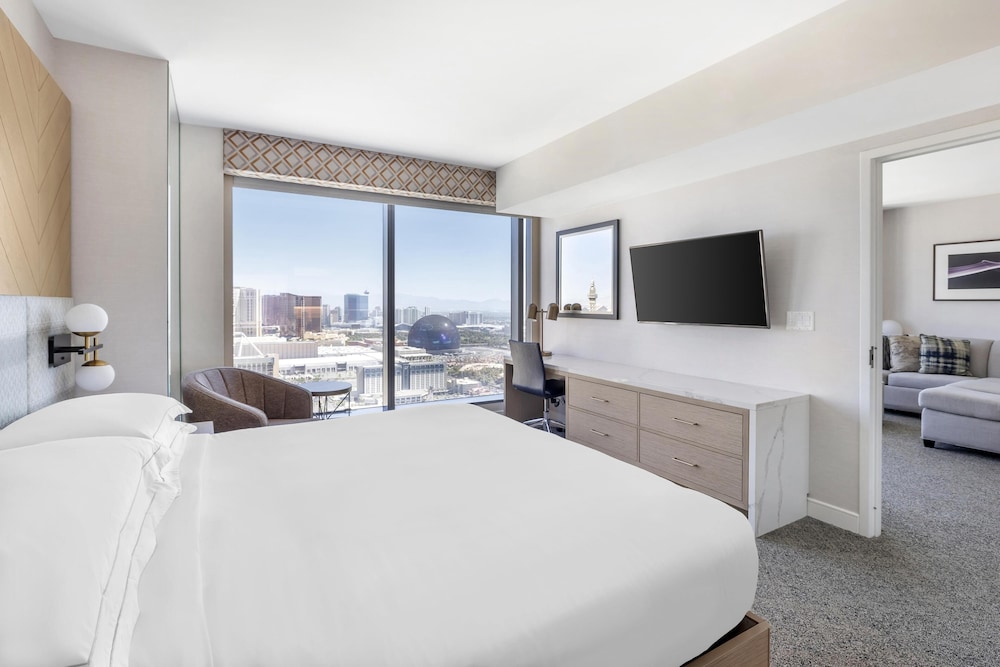 Hilton Grand Vacations Club Elara Center Strip Las Vegas — Hotel rooms in Las Vegas, Nevada