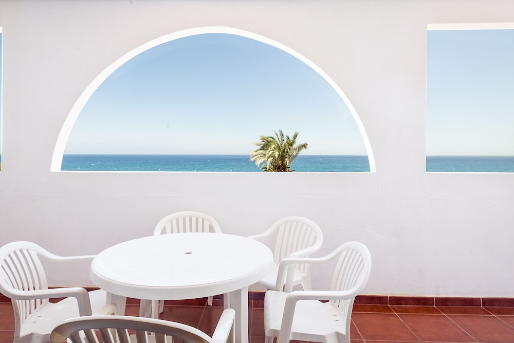 Apartamentos Best Club Pueblo Indalo — Hotel building in Mojacar, Andalusia