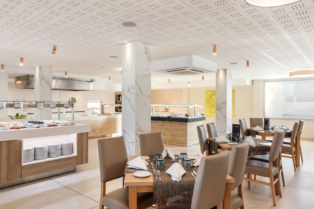 Apartamentos Best Club Pueblo Indalo — Restaurant & bars in Mojacar, Andalusia