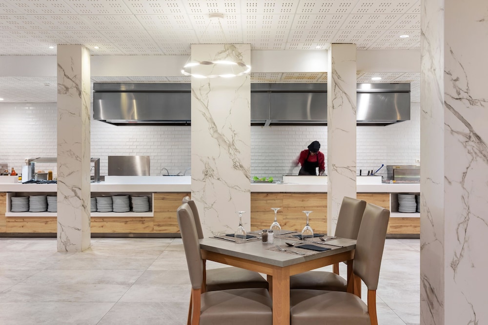 Apartamentos Best Club Pueblo Indalo — Restaurant & bars in Mojacar, Andalusia