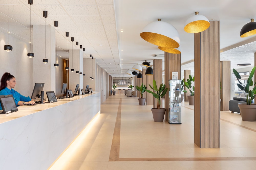 Apartamentos Best Club Pueblo Indalo — Hotel building in Mojacar, Andalusia