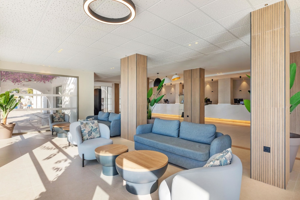 Apartamentos Best Club Pueblo Indalo — Hotel building in Mojacar, Andalusia