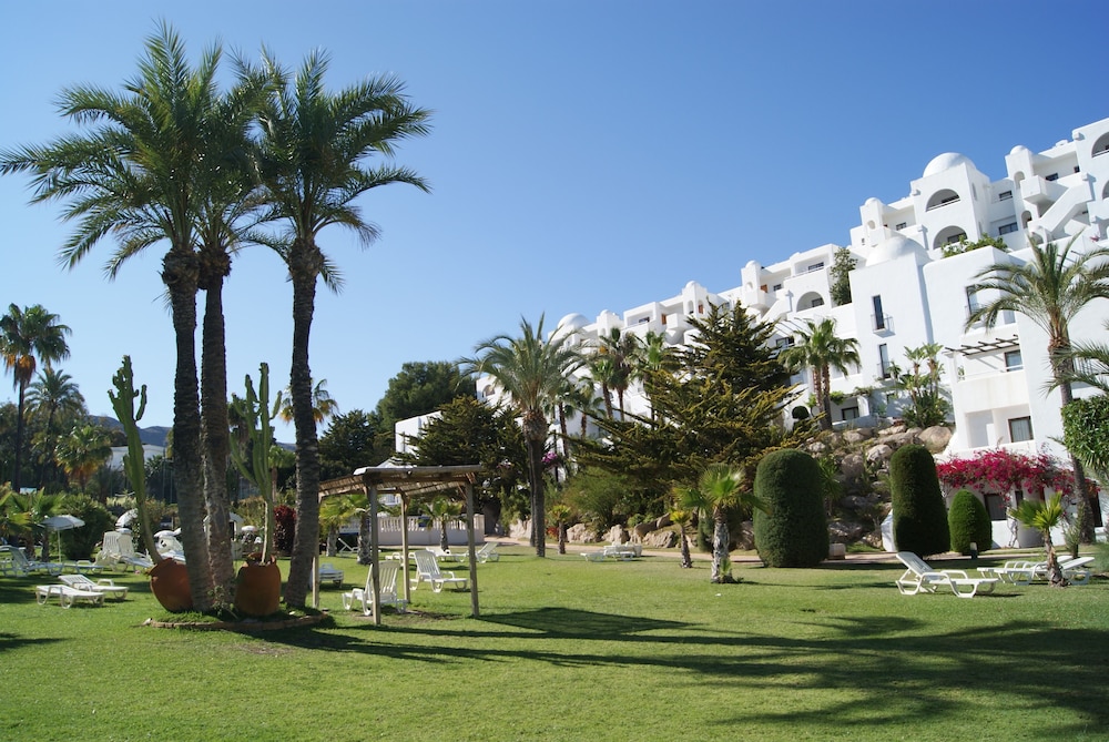Apartamentos Best Club Pueblo Indalo — Hotel building in Mojacar, Andalusia
