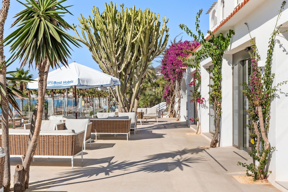 Apartamentos Best Club Pueblo Indalo — Hotel building in Mojacar, Andalusia