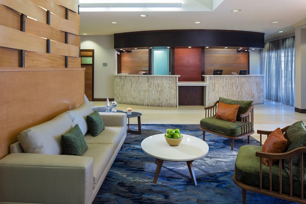 Fairfield Inn & Suites Orlando Lake Buena Vista — Hotel building in Orlando, Florida