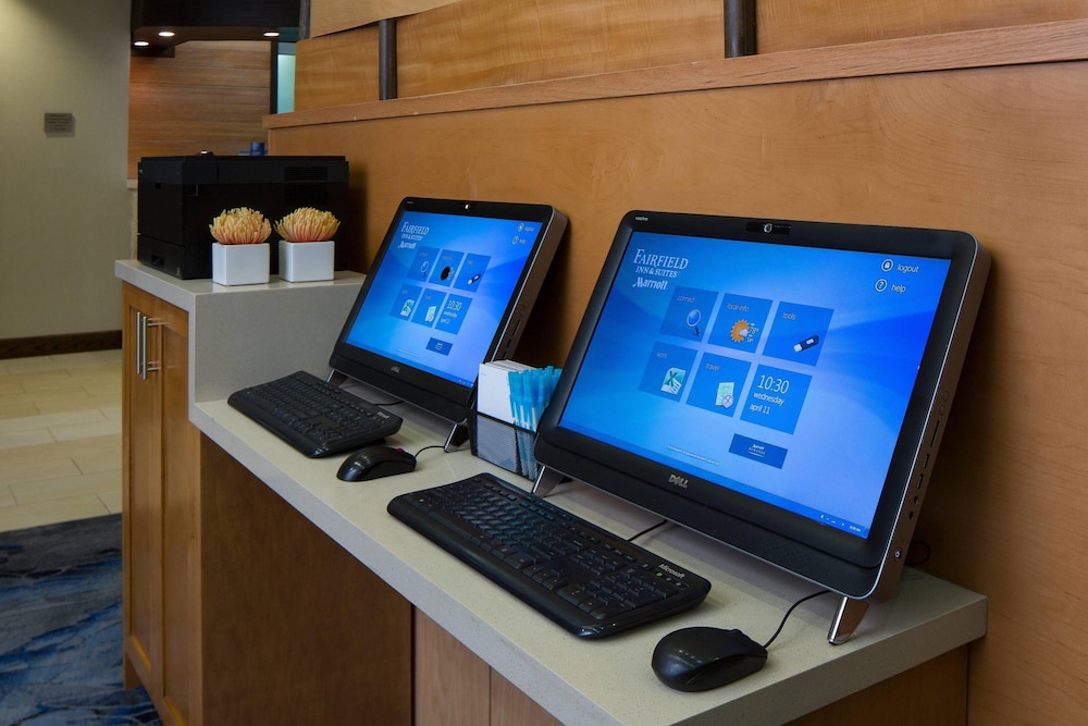 Fairfield Inn & Suites Orlando Lake Buena Vista — Hotel building in Orlando, Florida