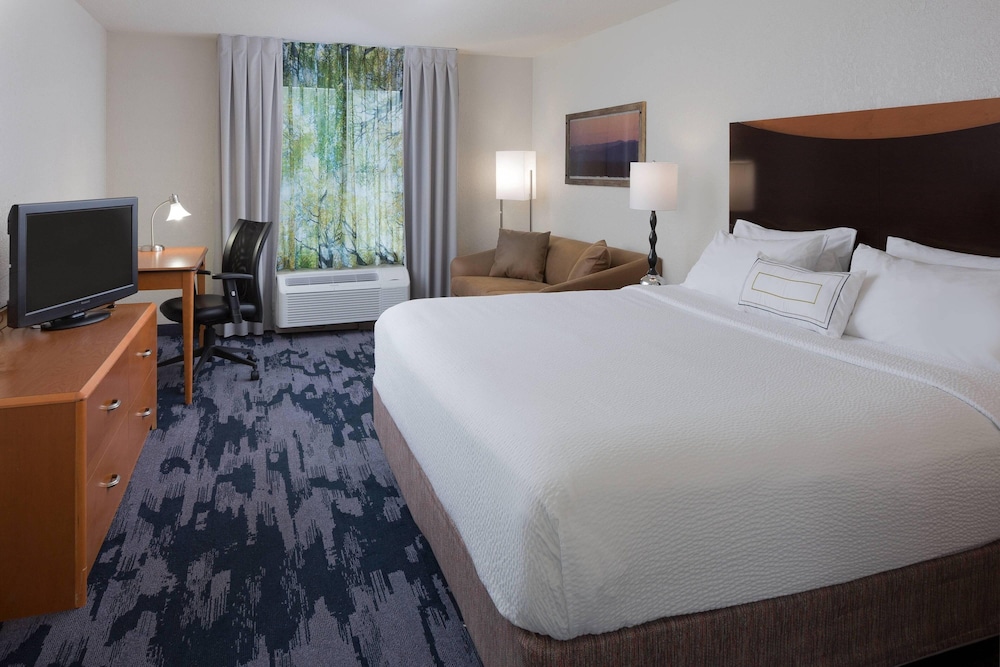 Fairfield Inn & Suites Orlando Lake Buena Vista — Hotel rooms in Orlando, Florida