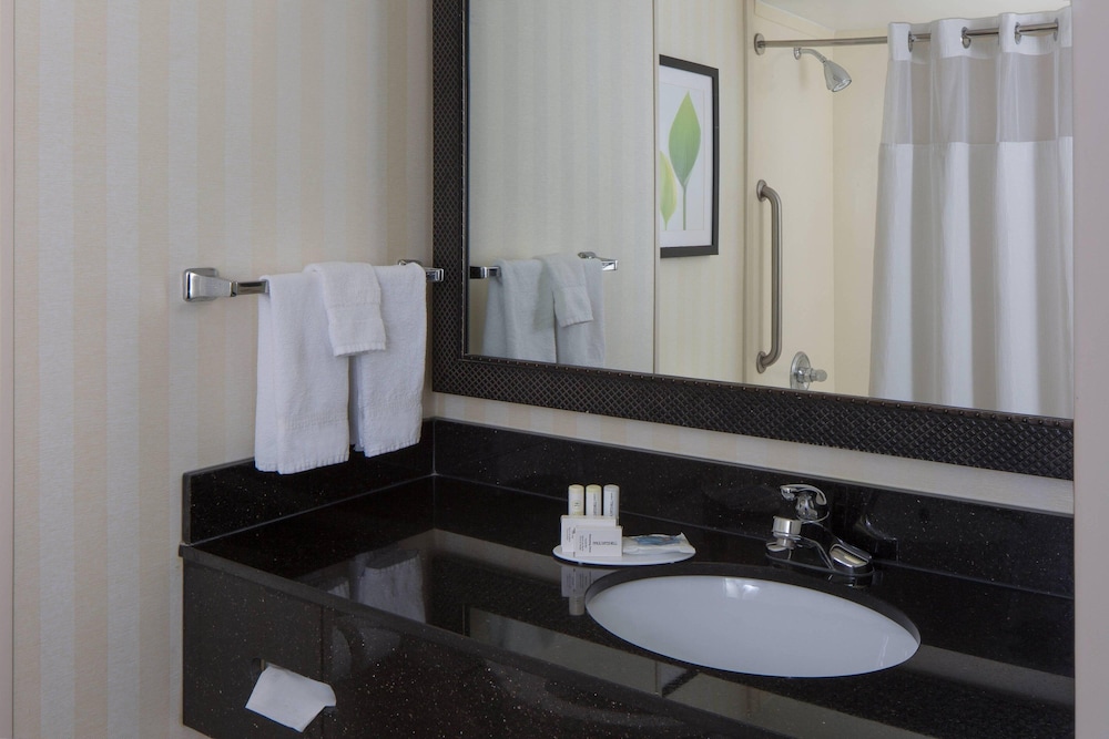 Fairfield Inn & Suites Orlando Lake Buena Vista — Hotel rooms in Orlando, Florida