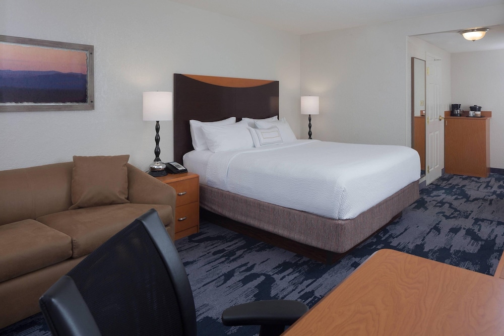 Fairfield Inn & Suites Orlando Lake Buena Vista — Hotel rooms in Orlando, Florida