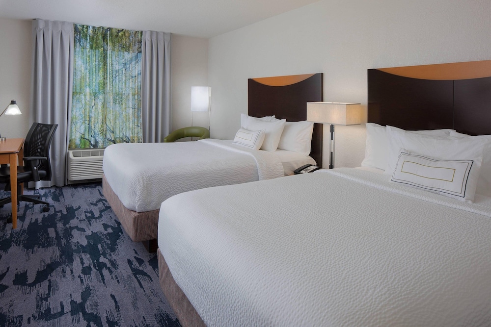 Fairfield Inn & Suites Orlando Lake Buena Vista — Hotel rooms in Orlando, Florida