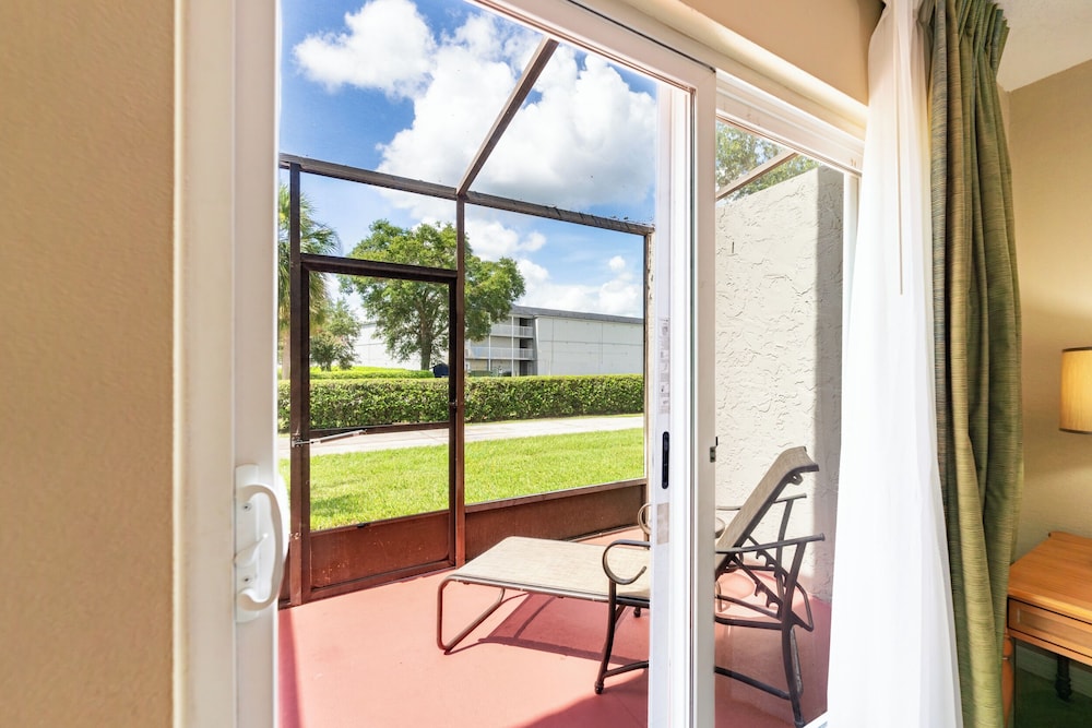 FantasyWorld Resort — Hotel rooms in Kissimmee, Florida