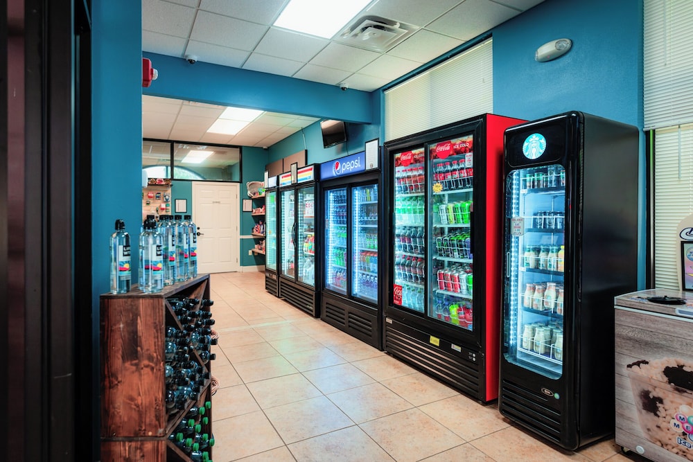 FantasyWorld Resort — Restaurant & bars in Kissimmee, Florida