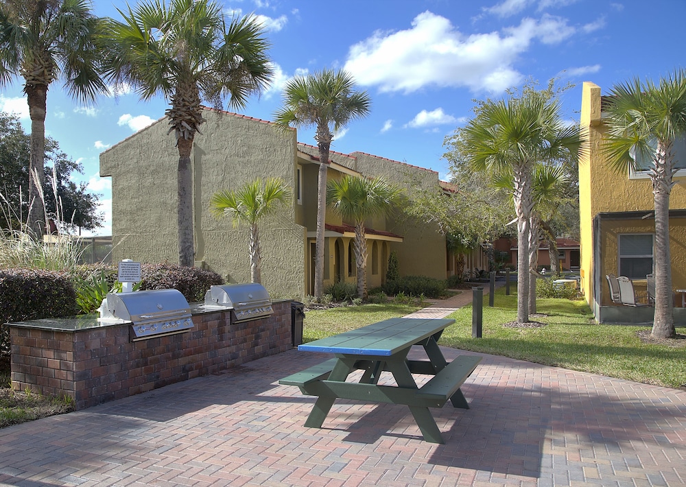 FantasyWorld Resort — Hotel building in Kissimmee, Florida