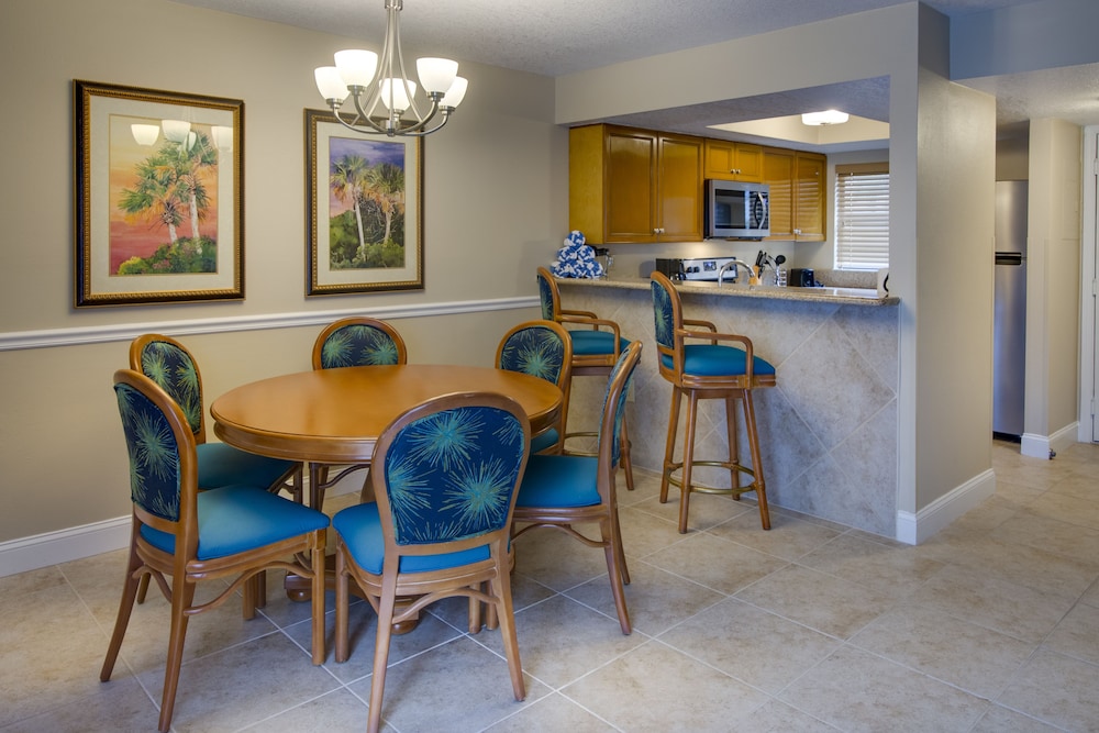 FantasyWorld Resort — Hotel rooms in Kissimmee, Florida