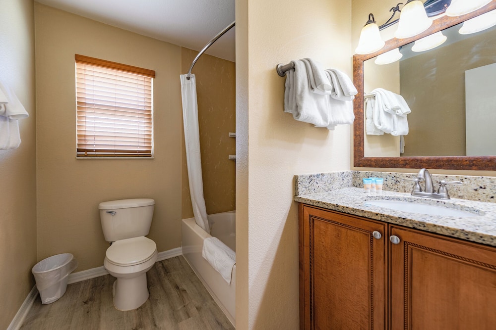FantasyWorld Resort — Hotel rooms in Kissimmee, Florida