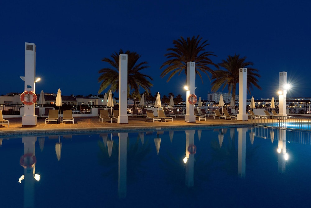 AluaSun Lago Park - Hyatt Inclusive Collection — Swimming pool in Cala'n Bosch, Balearic Islands