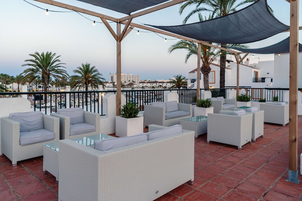 AluaSun Lago Park - Hyatt Inclusive Collection — Restaurant & bars in Cala'n Bosch, Balearic Islands