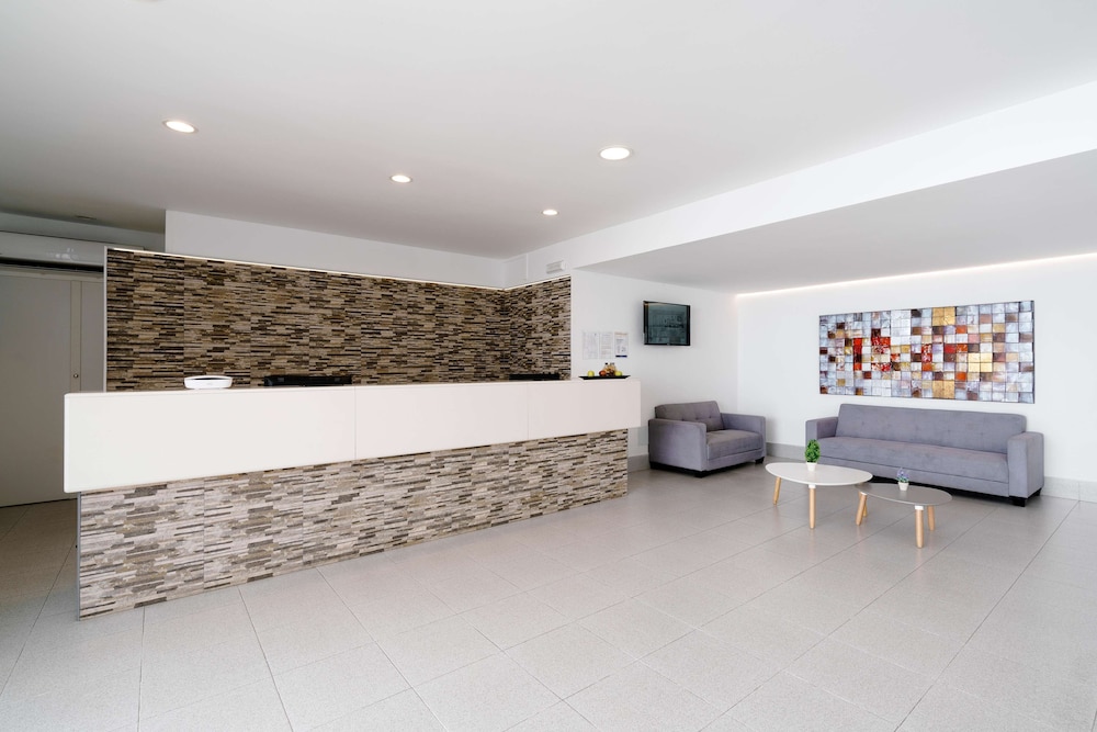 AluaSun Lago Park - Hyatt Inclusive Collection — Hotel building in Cala'n Bosch, Balearic Islands
