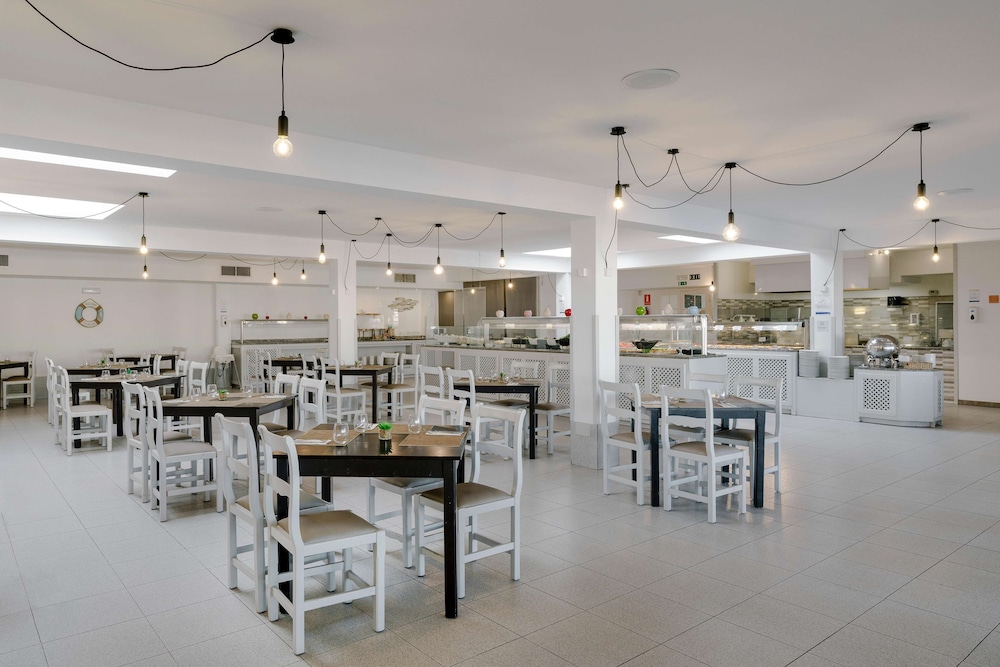AluaSun Lago Park - Hyatt Inclusive Collection — Restaurant & bars in Cala'n Bosch, Balearic Islands